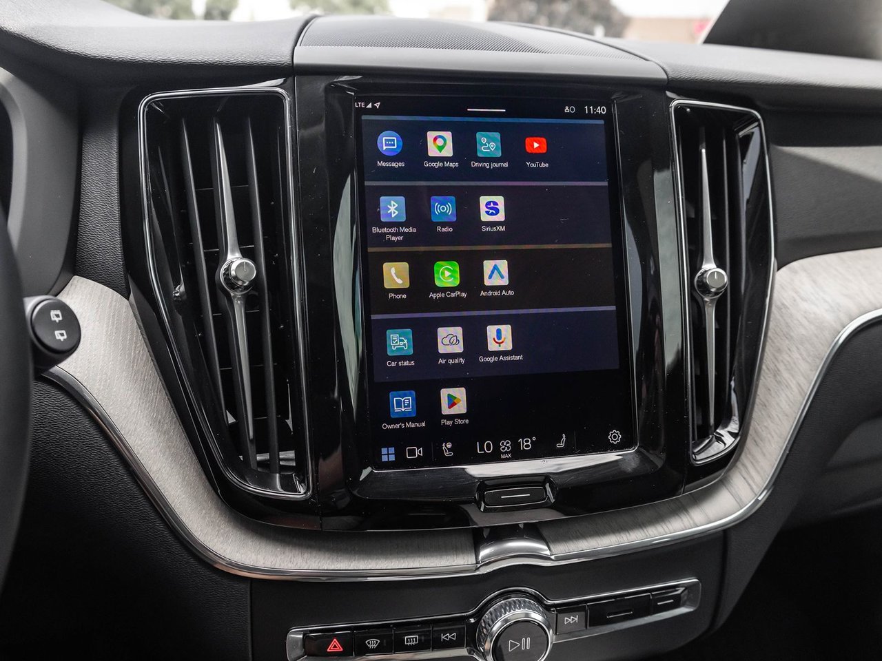 2025 Volvo XC60 Plus Dark Theme-22