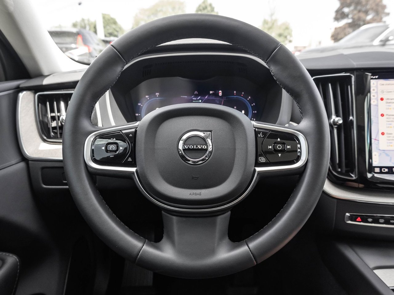 2025 Volvo XC60 Plus Dark Theme-9