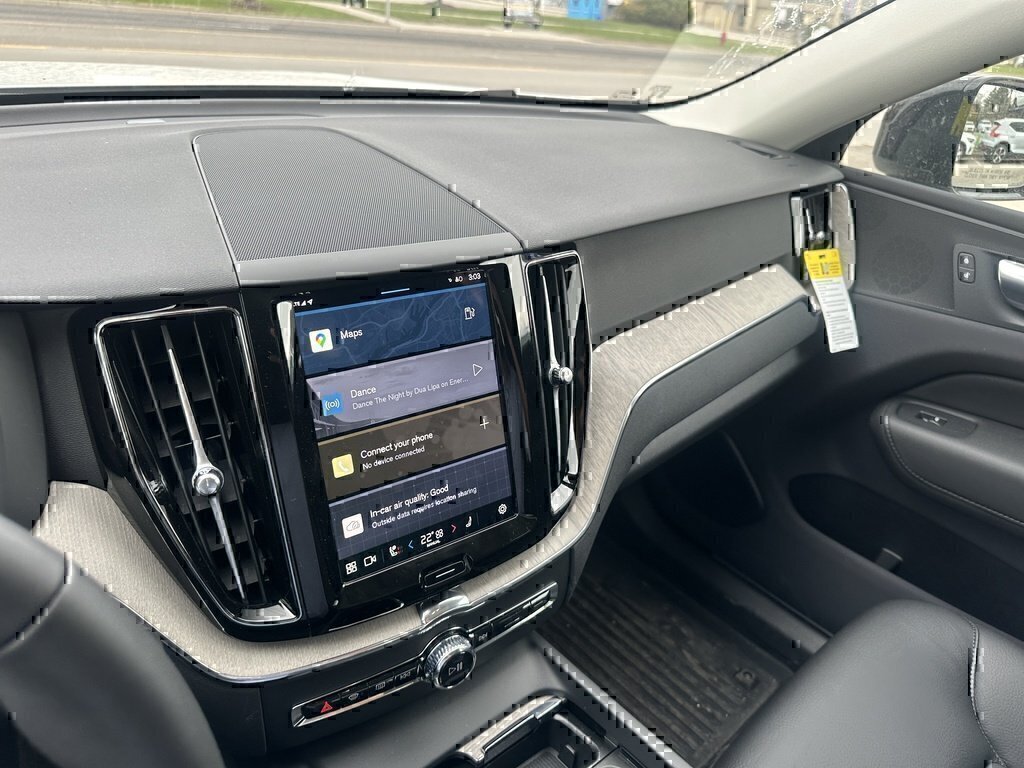 2025 Volvo XC60 Plus Dark Theme-22