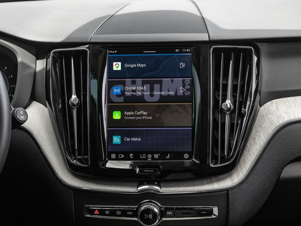 2025 Volvo XC60 Plus Dark Theme-28