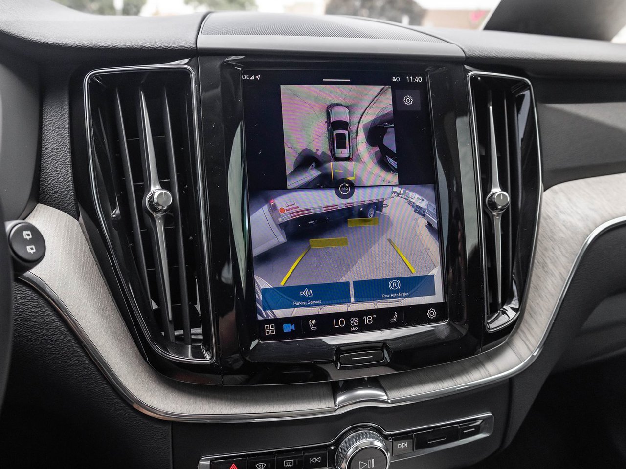 2025 Volvo XC60 Plus Dark Theme-14