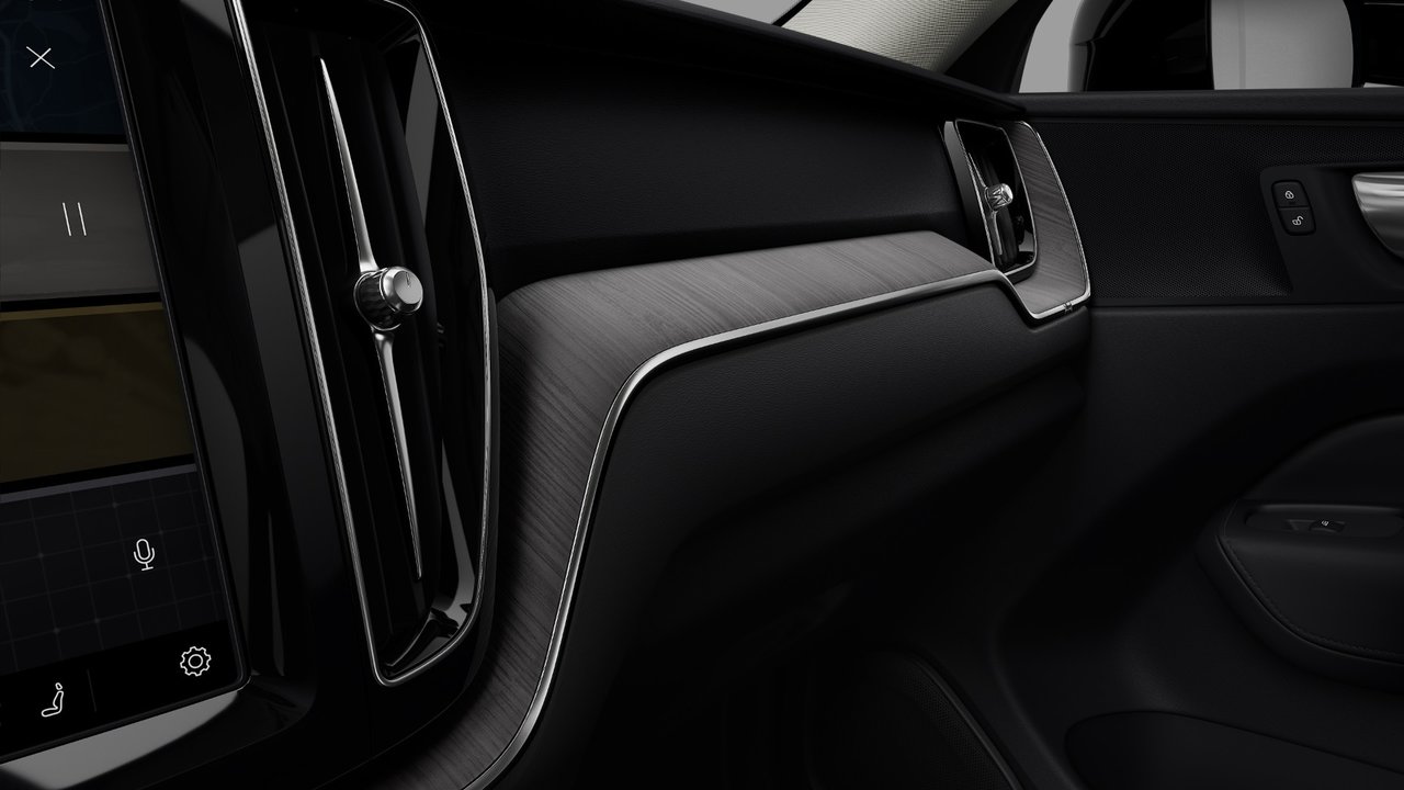 2025 Volvo XC60 Plus Dark Theme-6