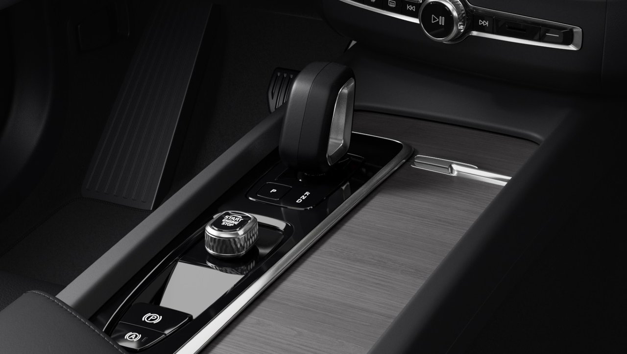 2025 Volvo XC60 Plus Dark Theme-8