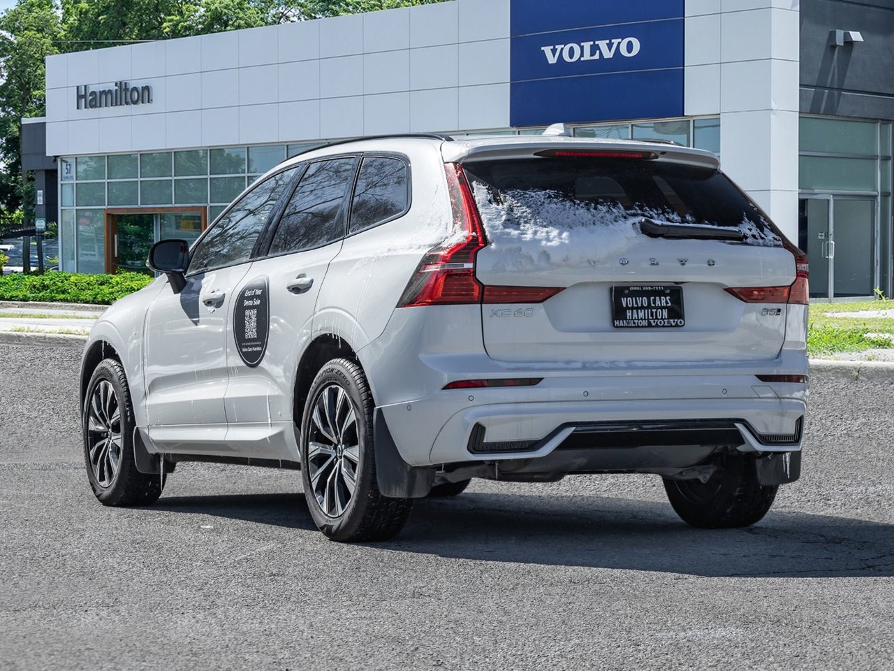 2025 Volvo XC60 Plus Dark Theme-4