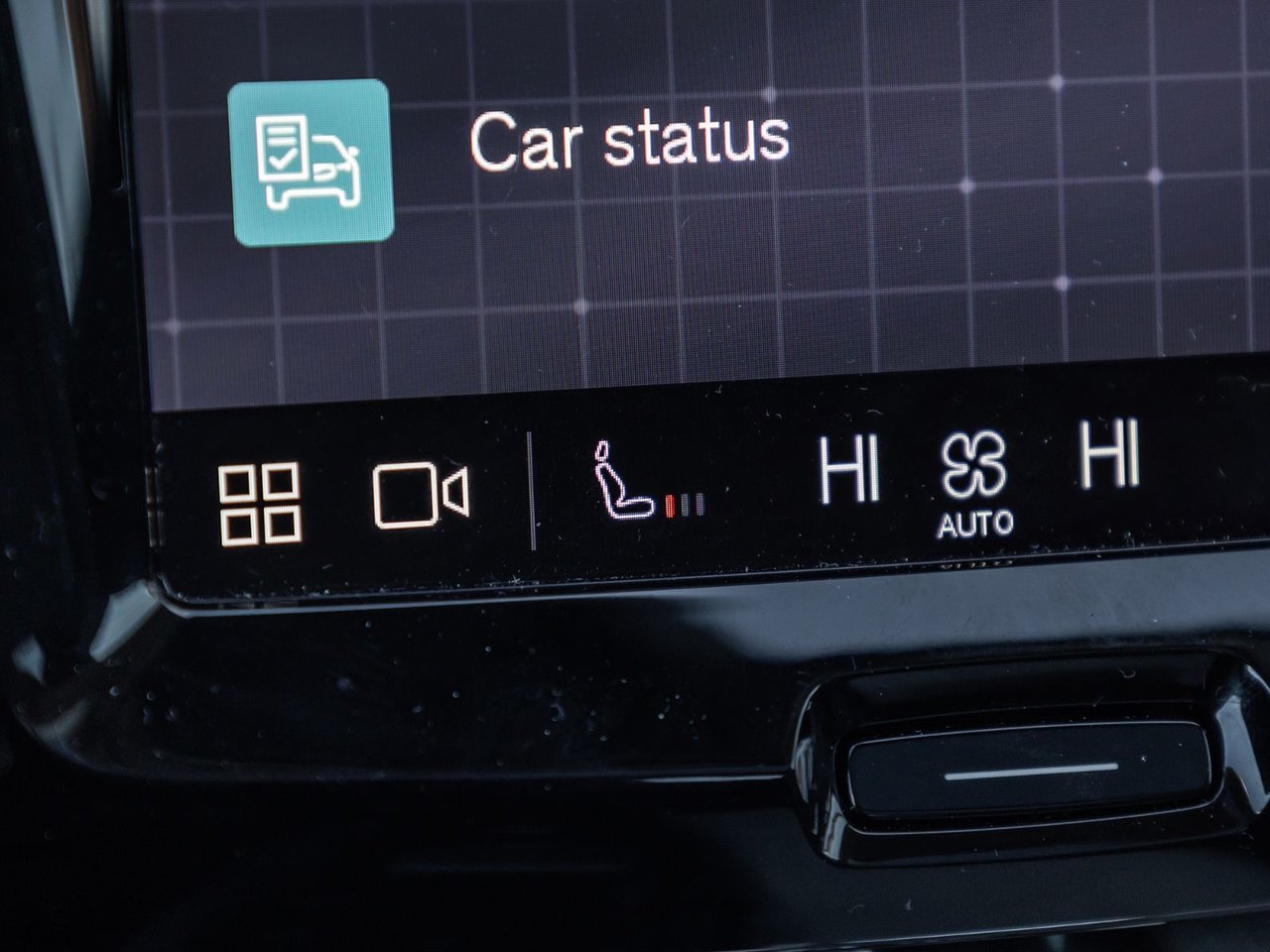 2025 Volvo XC60 Plus Dark Theme-22