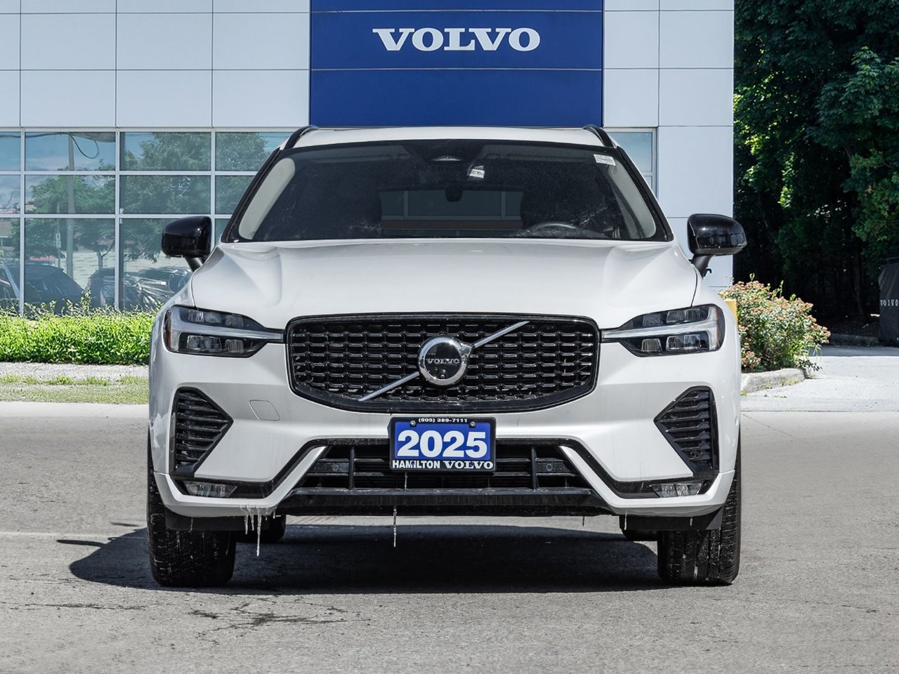 2025 Volvo XC60 Plus Dark Theme-1