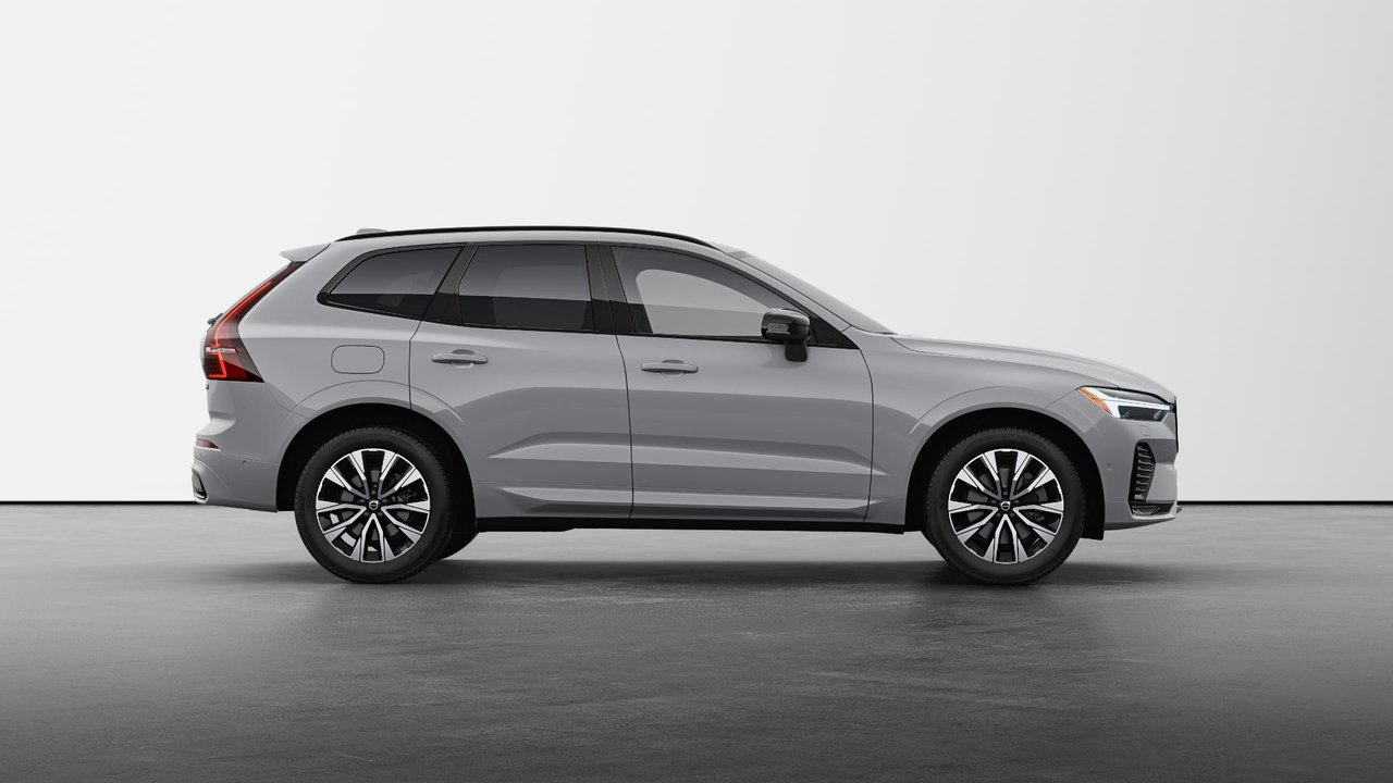 2025 Volvo XC60 Plus Dark Theme-4
