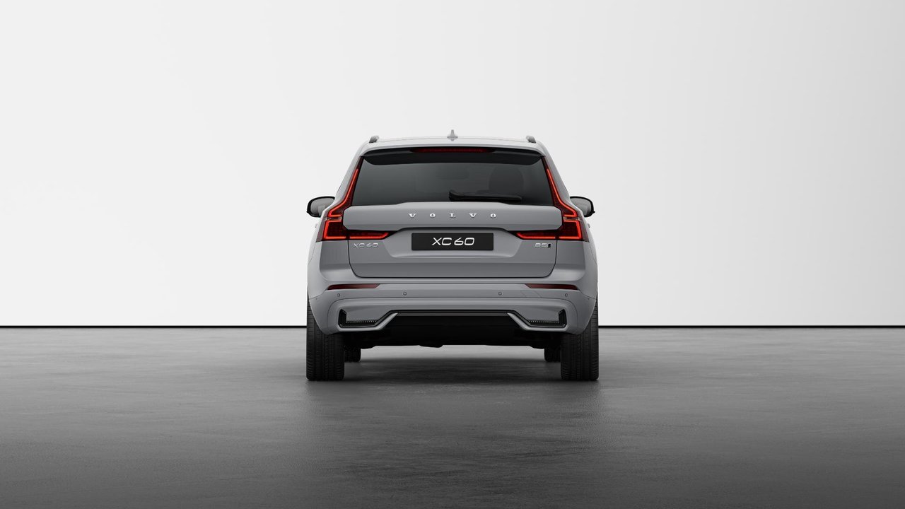 2025 Volvo XC60 Plus Dark Theme-3
