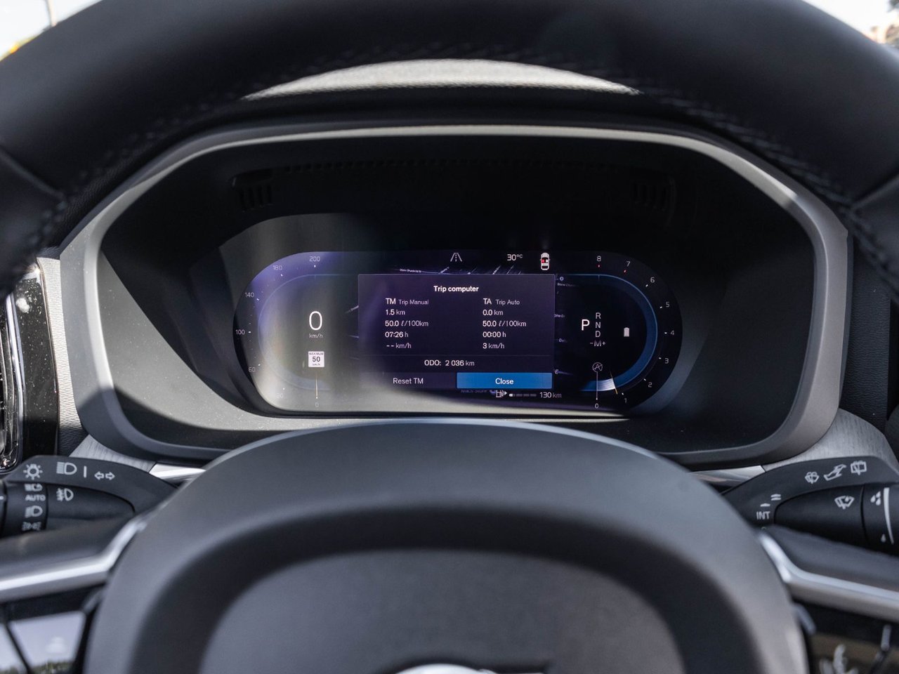 2025 Volvo XC60 Plus Dark Theme-12