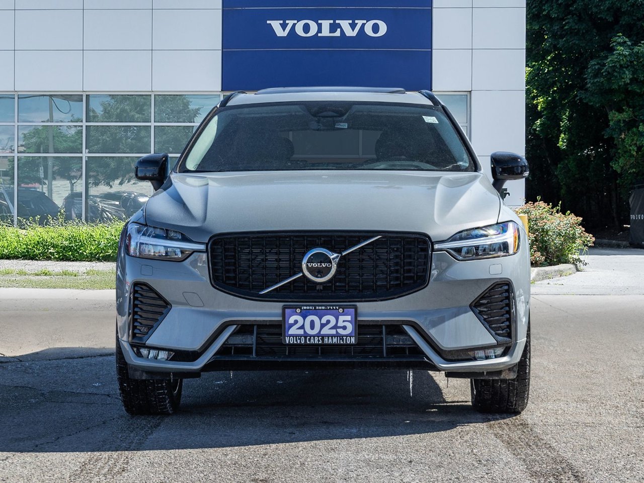 2025 Volvo XC60 Plus Dark Theme-1