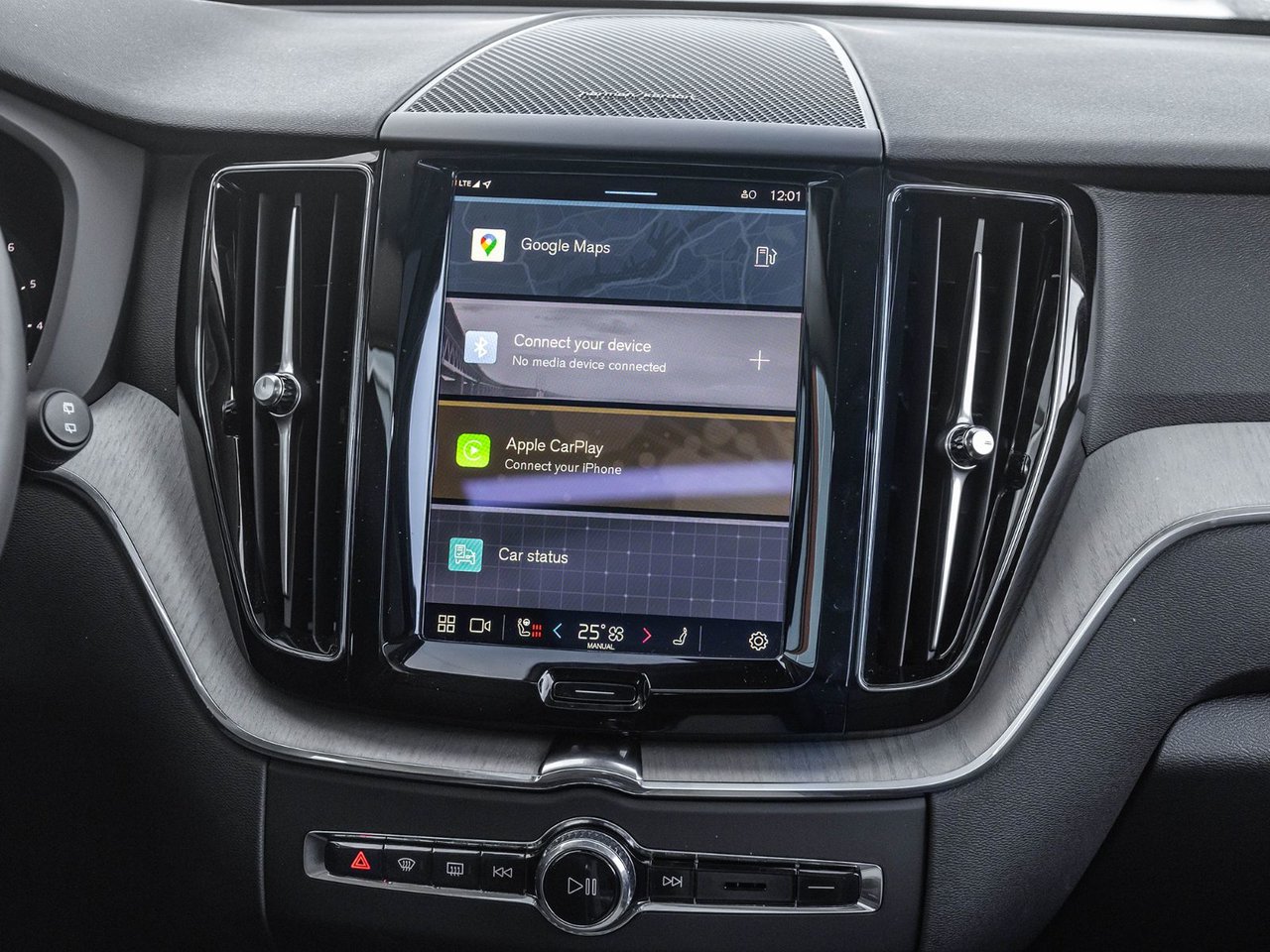 2025 Volvo XC60 Plus Dark Theme-30