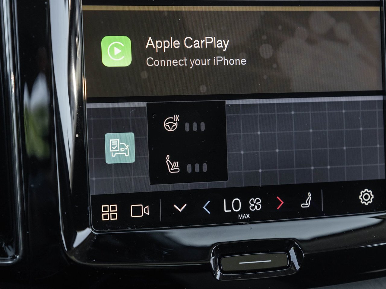 2025 Volvo XC60 Plus Dark Theme-24