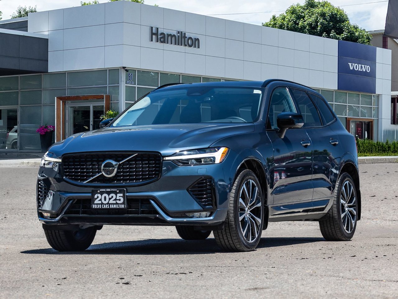 2025 Volvo XC60 Plus Dark Theme-0
