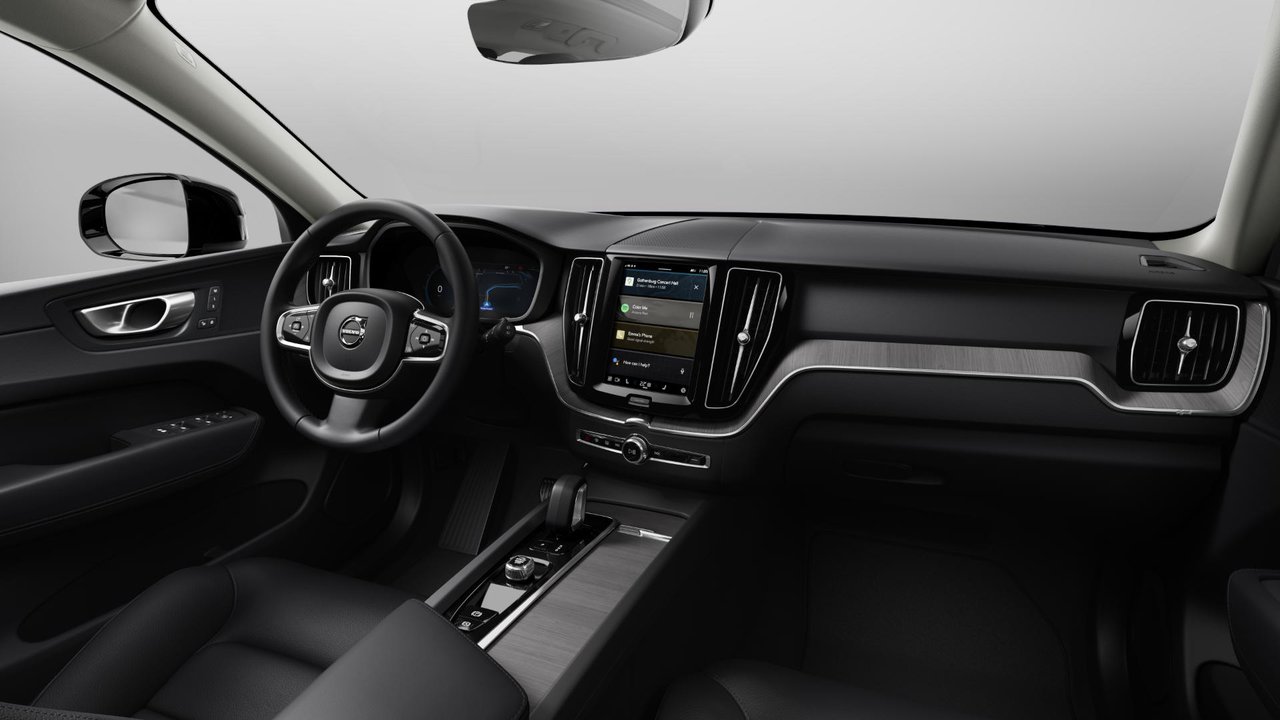 2025 Volvo XC60 Plus Dark Theme-7
