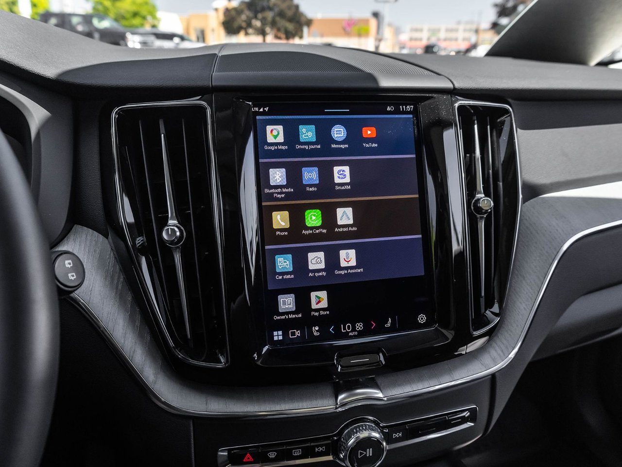 2025 Volvo XC60 Plus Dark Theme-22