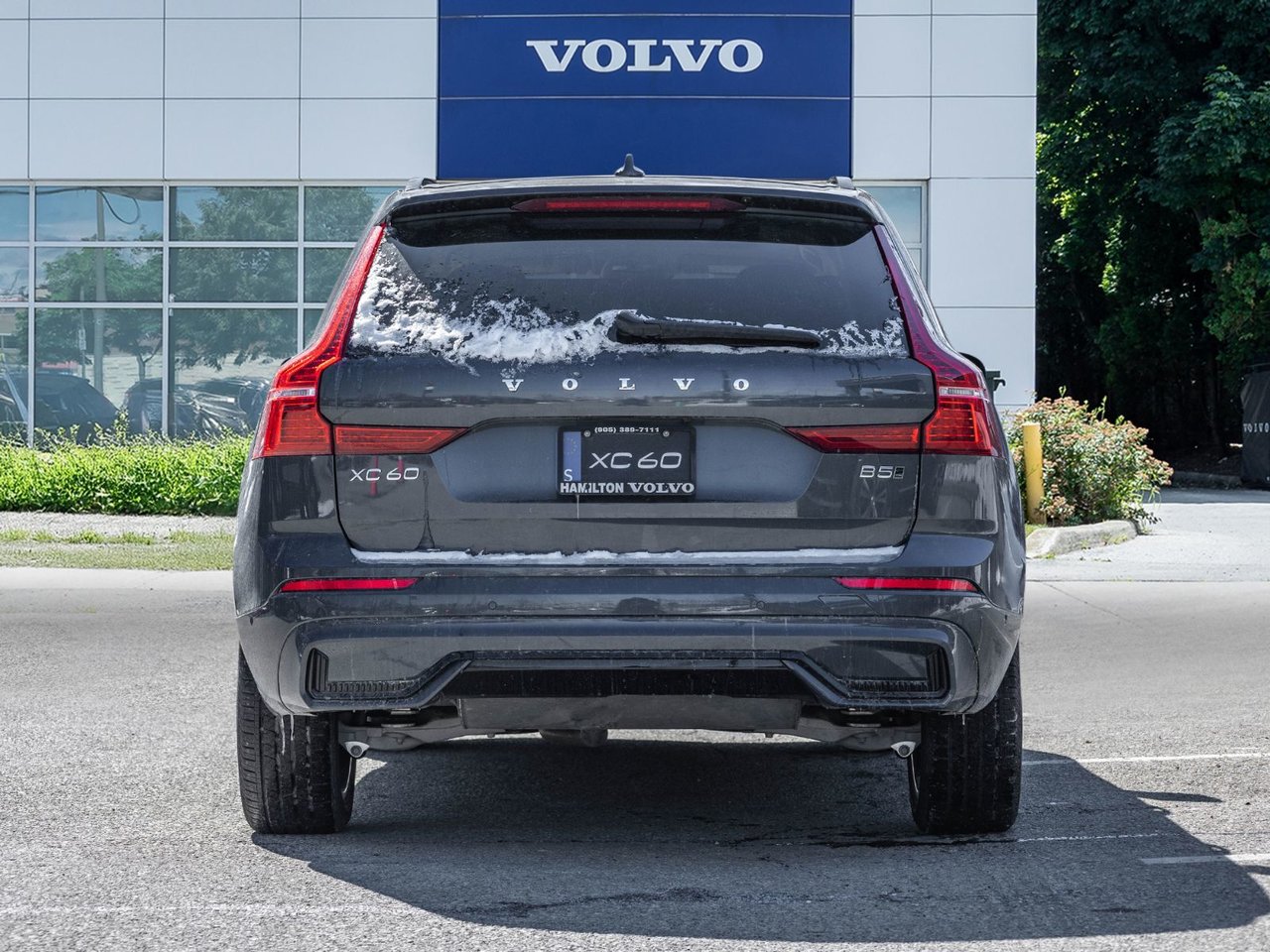 2025 Volvo XC60 Plus Dark Theme-5