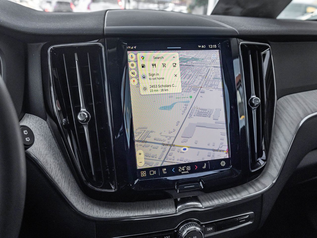 2025 Volvo XC60 Plus Dark Theme-13