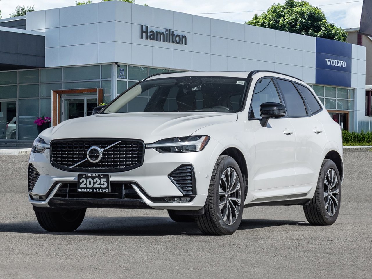 Volvo XC60 B5 Plus Dark Theme AWD 2025