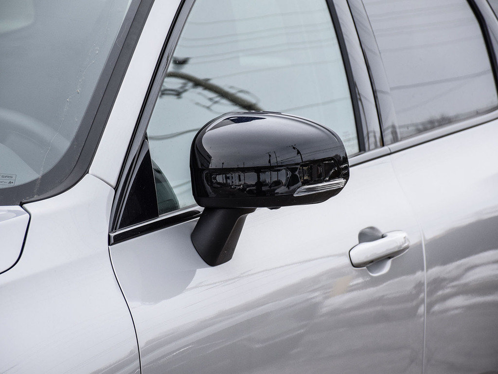 2025 Volvo XC60 Plus Dark Theme-2