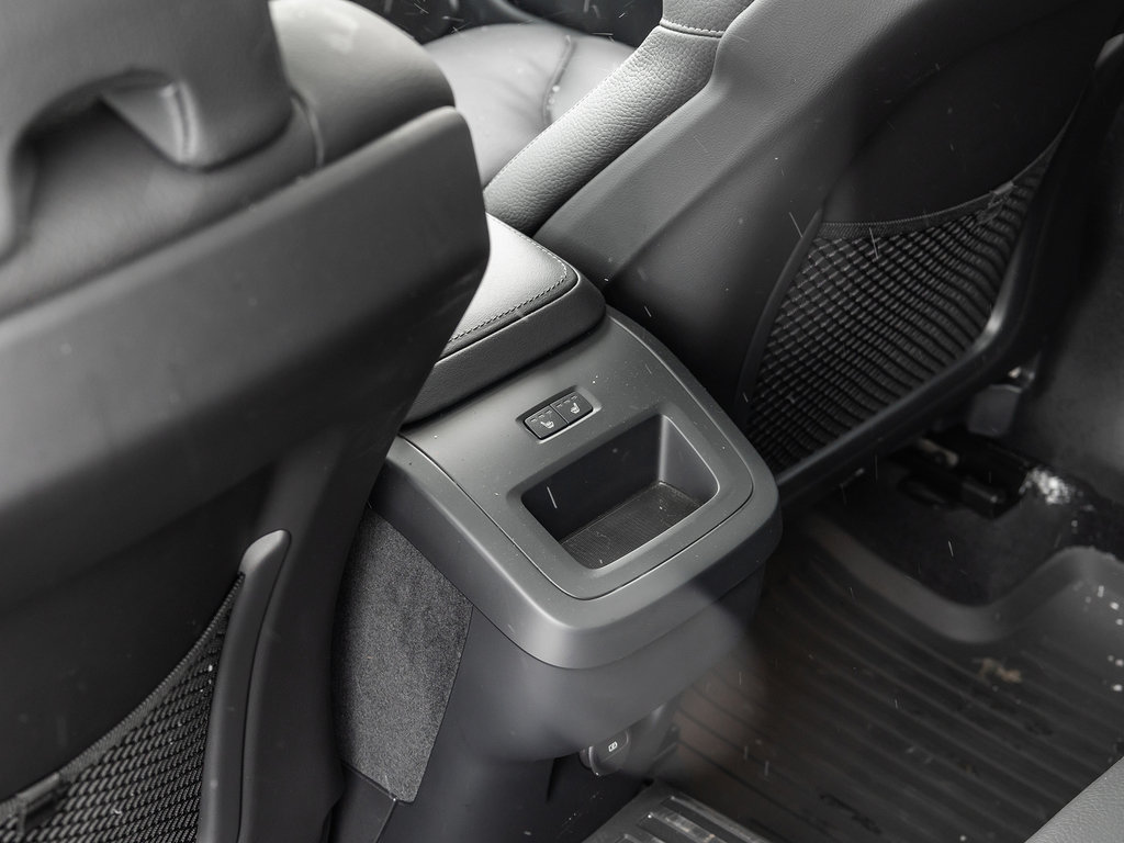 2025 Volvo XC60 Plus Dark Theme-24