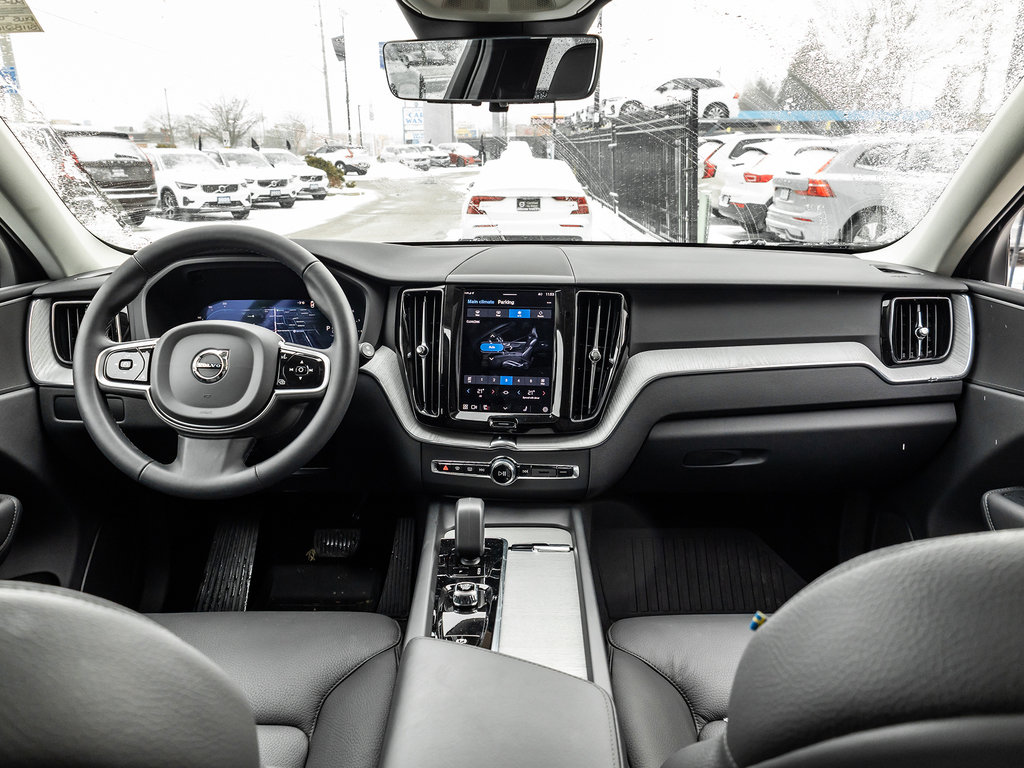 2025 Volvo XC60 Plus Dark Theme-25