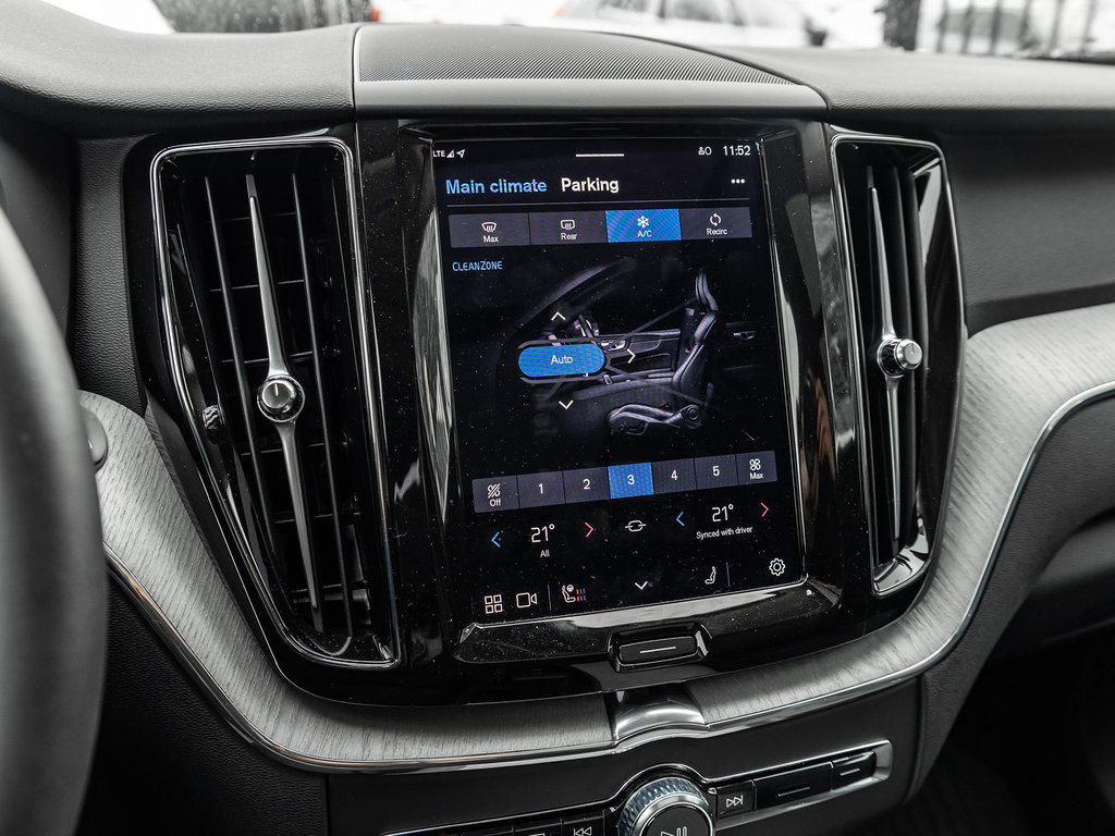 2025 Volvo XC60 Plus Dark Theme-19