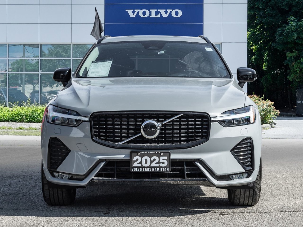 2025 Volvo XC60 Core Dark Theme-1