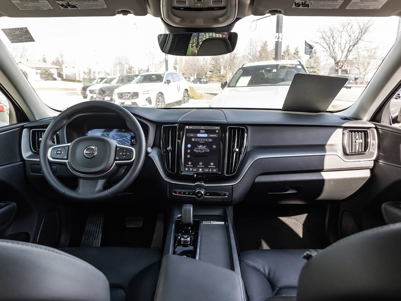 2025 Volvo XC60 Core Dark Theme-25