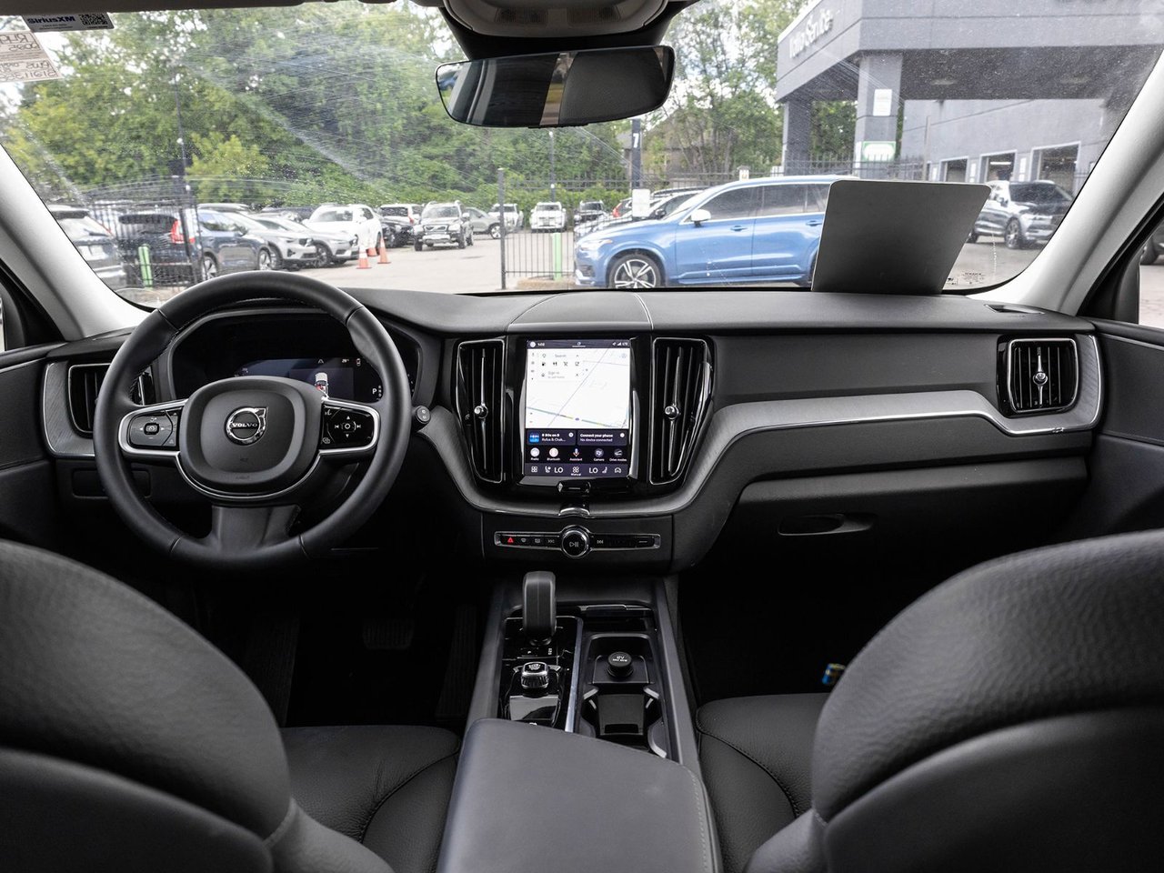 2025 Volvo XC60 Plus Dark Theme-24