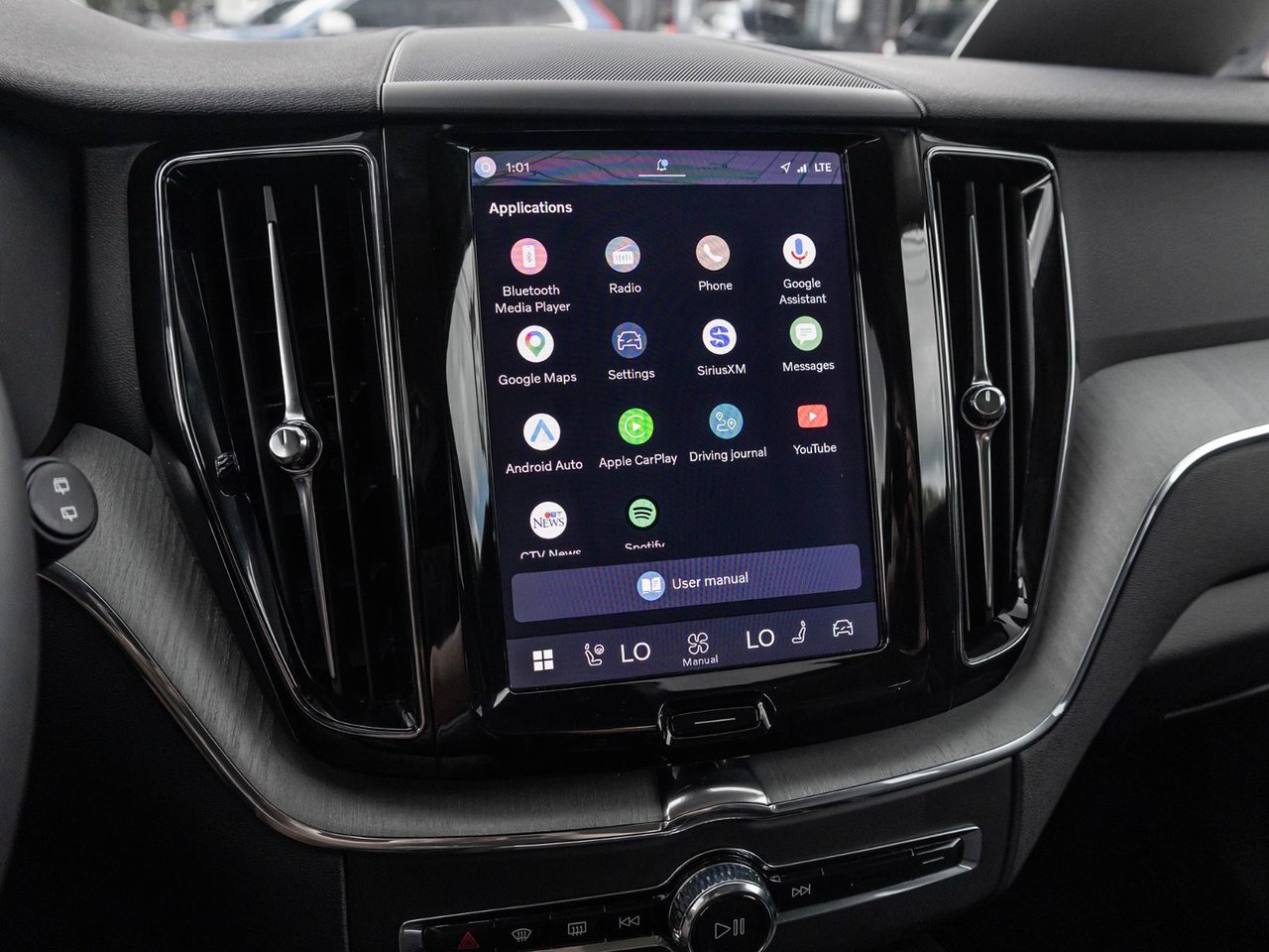 2025 Volvo XC60 Plus Dark Theme-18