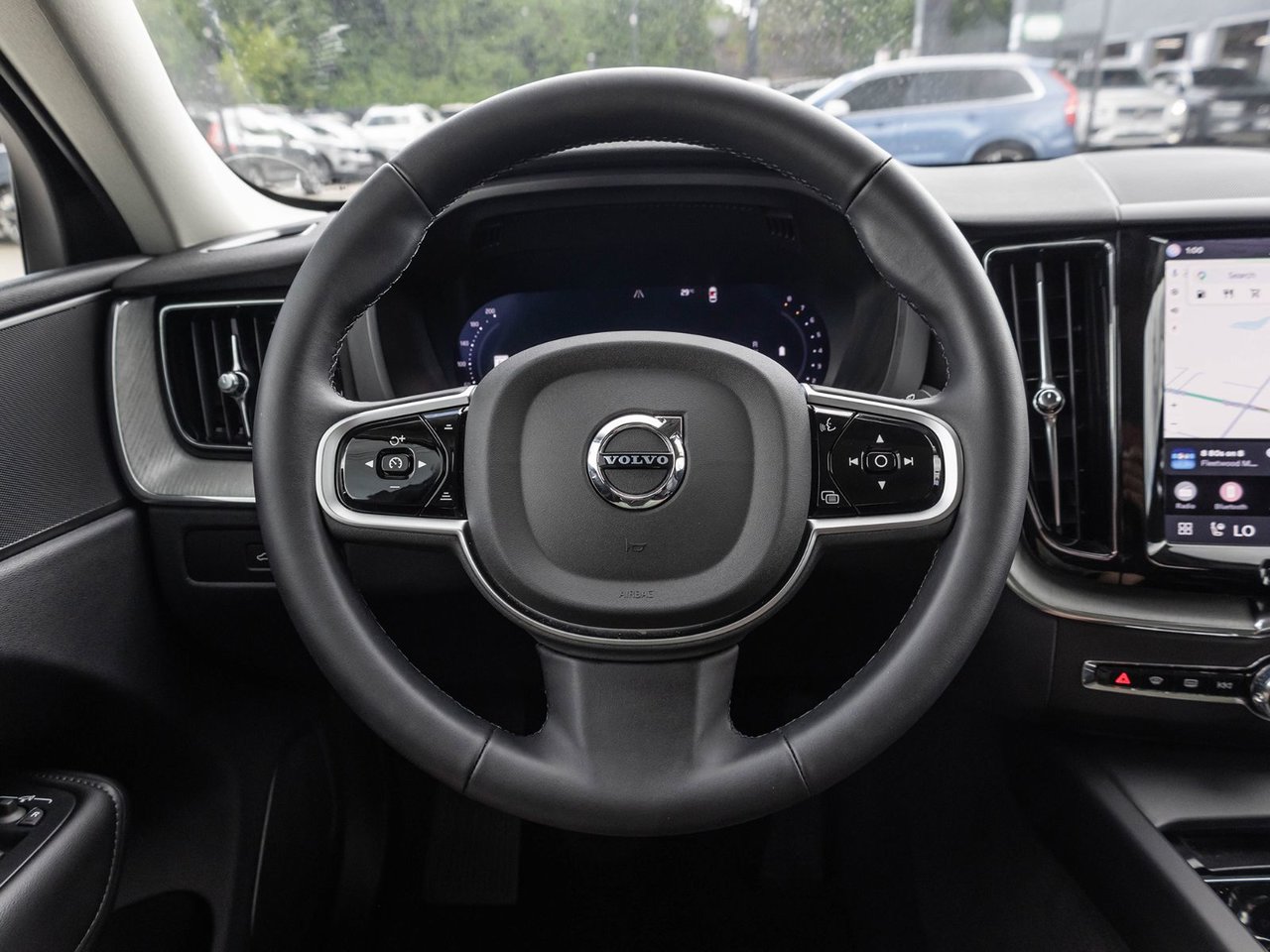 2025 Volvo XC60 Plus Dark Theme-6