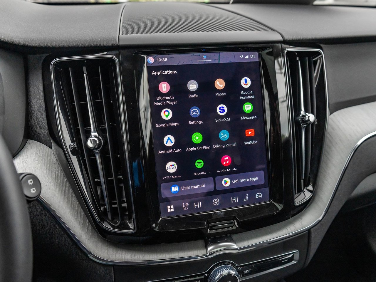 2025 Volvo XC60 Plus Dark Theme-22