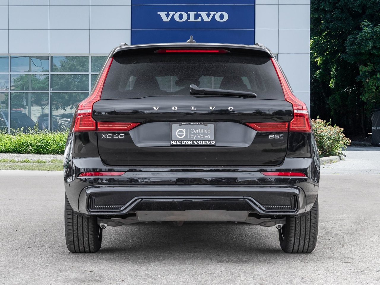 2025 Volvo XC60 Plus Dark Theme-6