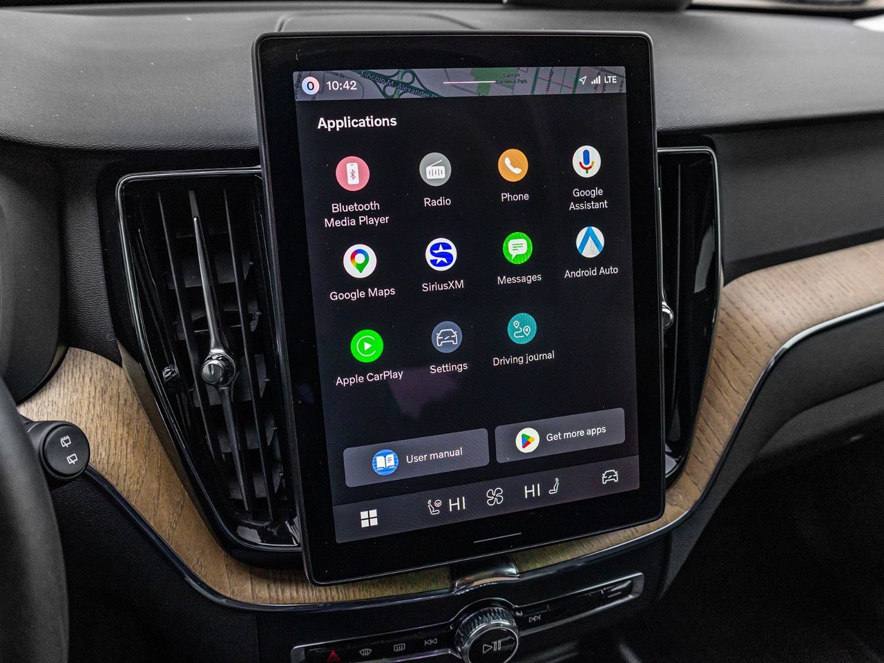 2026 Volvo XC60 Plus Dark Theme-21