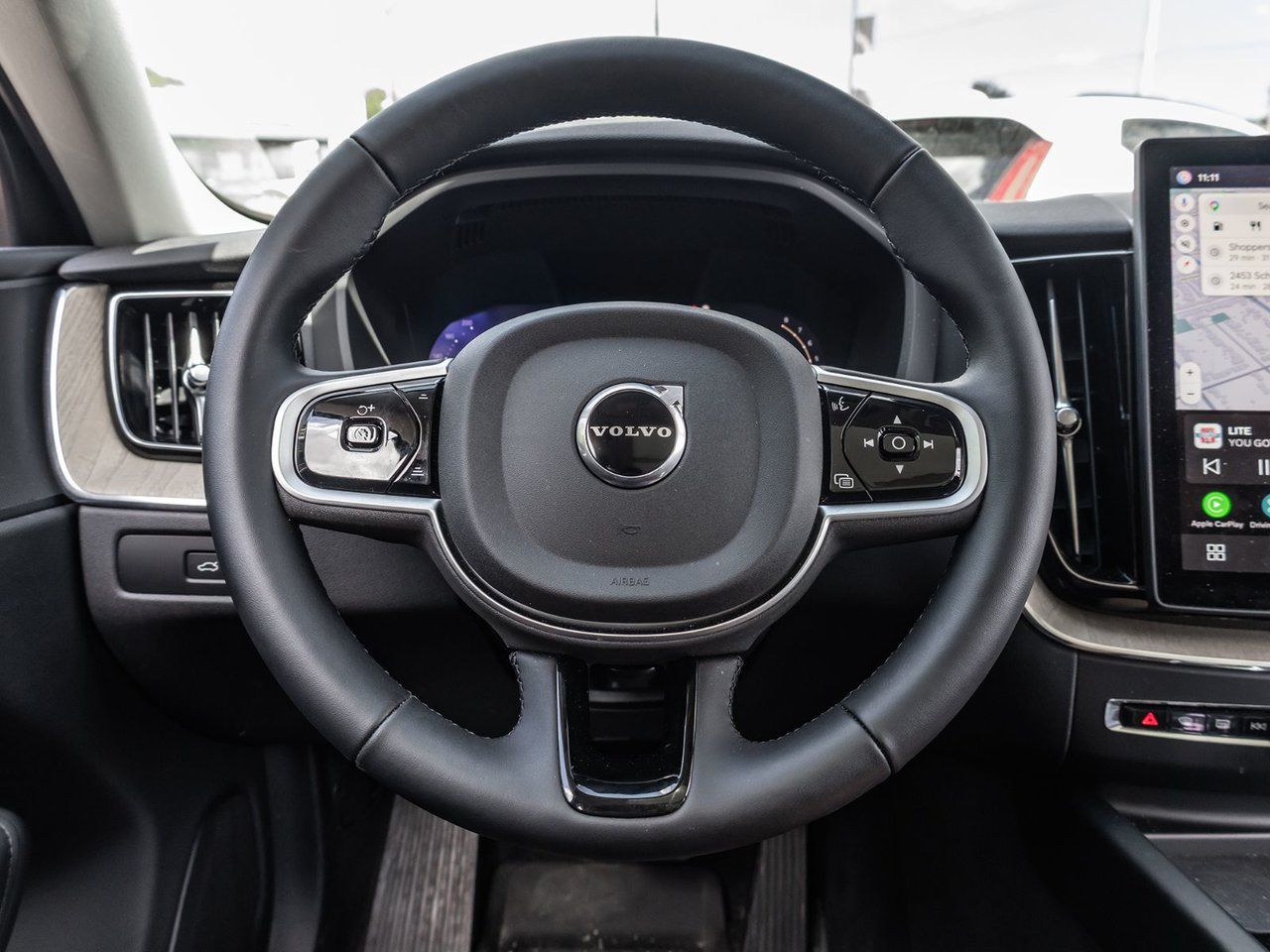 2026 Volvo XC60 Plus Dark Theme-8