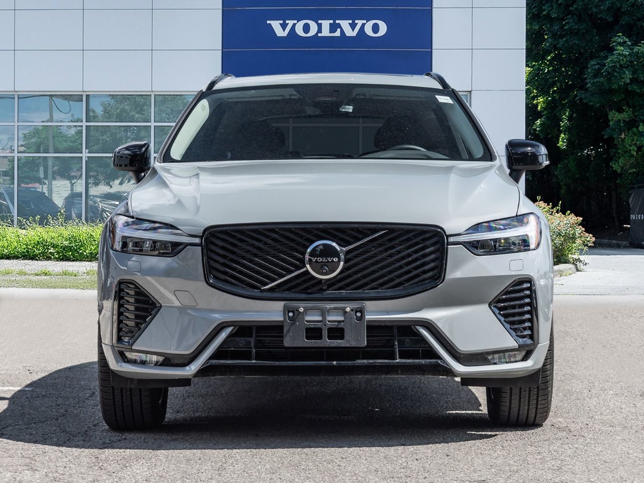 2026 Volvo XC60 Plus Dark Theme-1