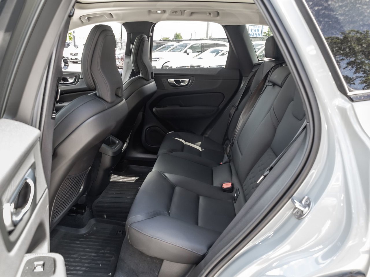2026 Volvo XC60 Plus Dark Theme-24