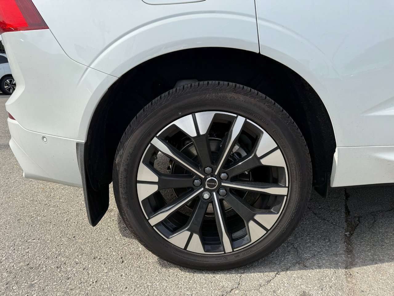 2026 Volvo XC60 Ultra Dark Theme-26