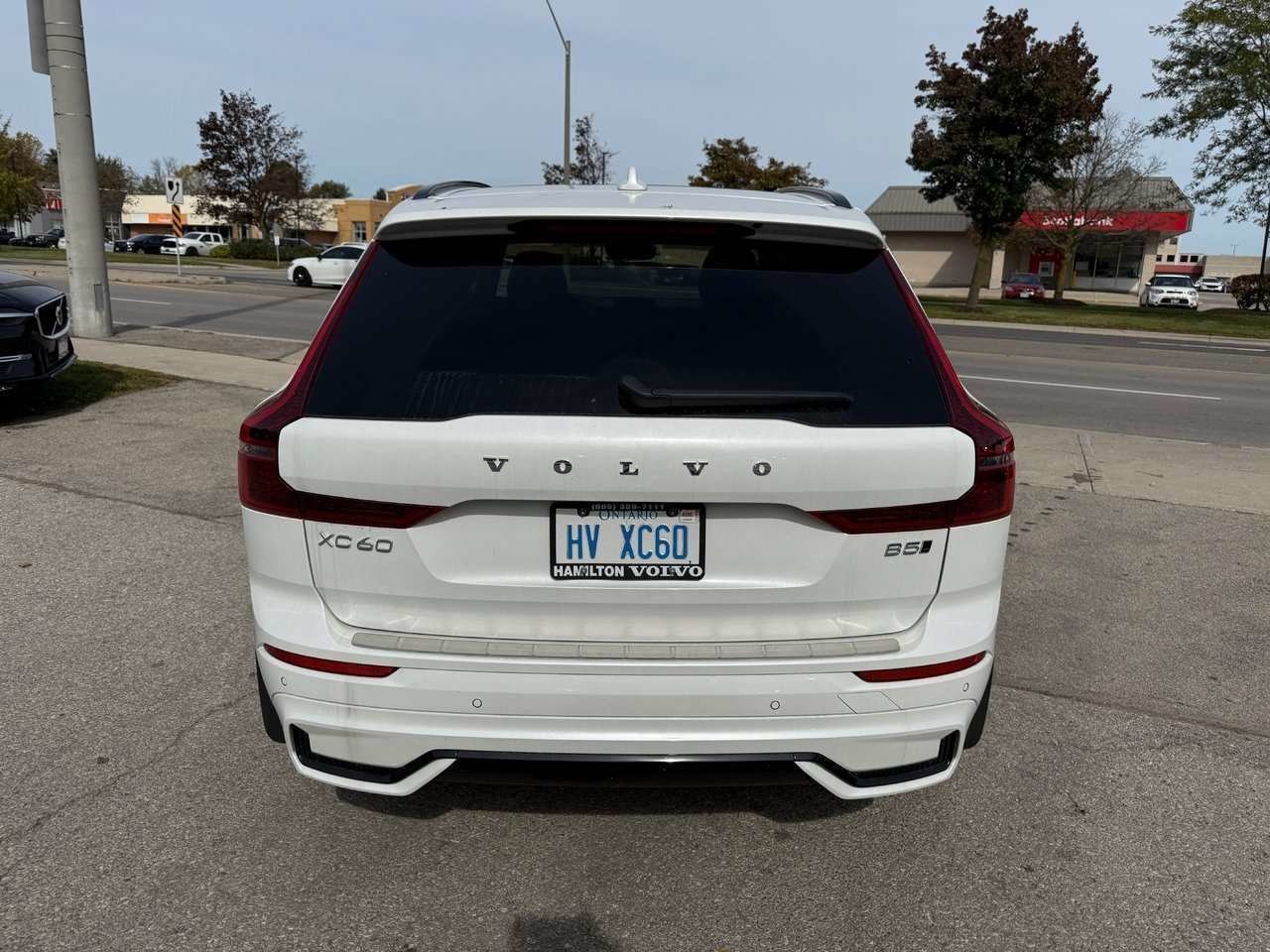 2026 Volvo XC60 Ultra Dark Theme-9