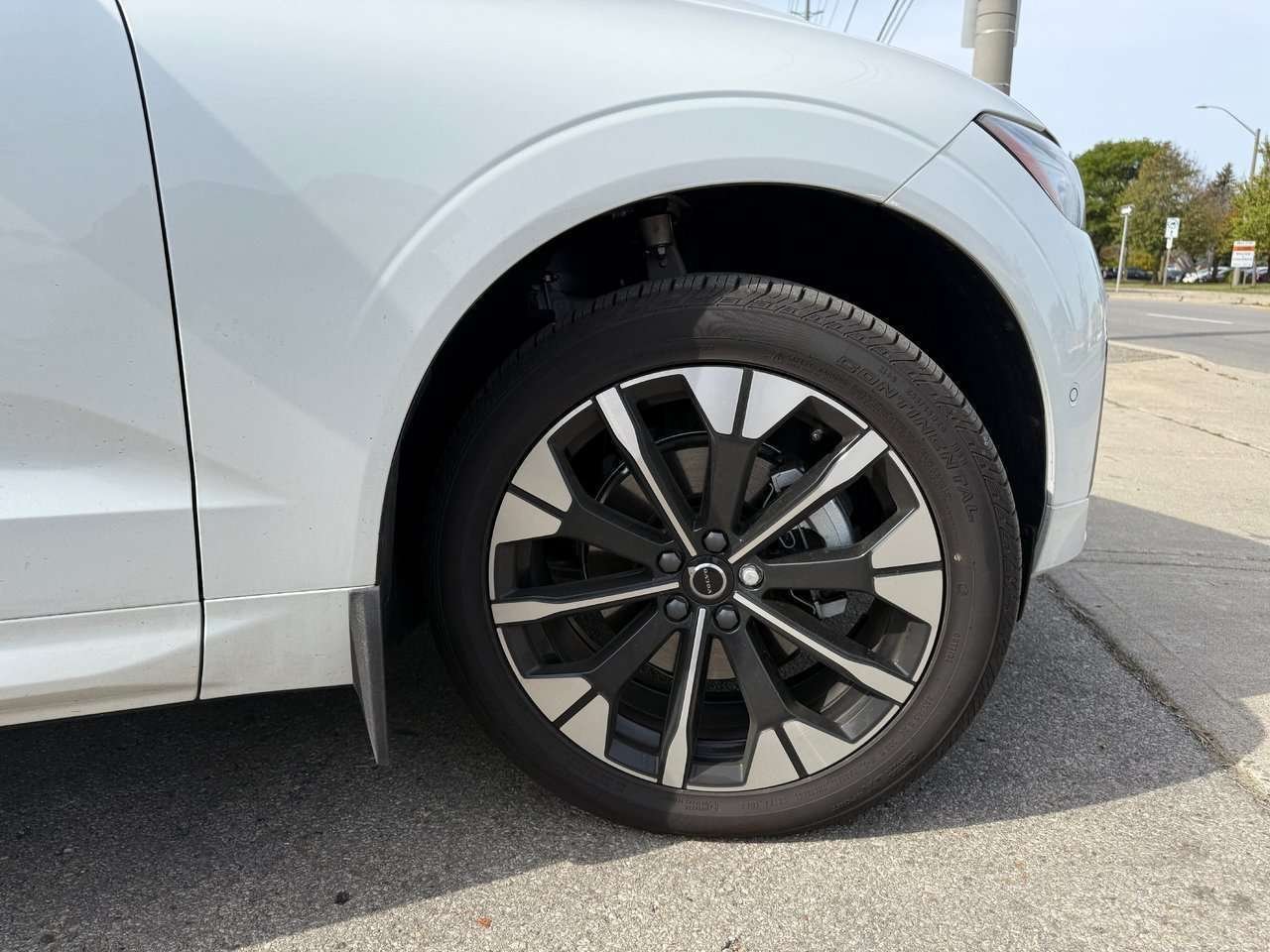 2026 Volvo XC60 Ultra Dark Theme-25