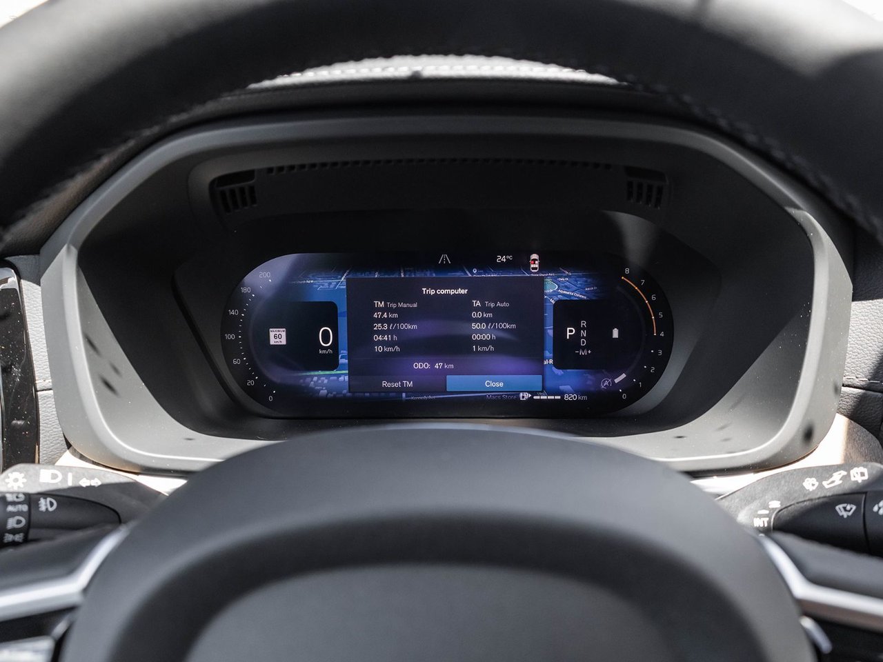 2026 Volvo XC60 Ultra Dark Theme-9