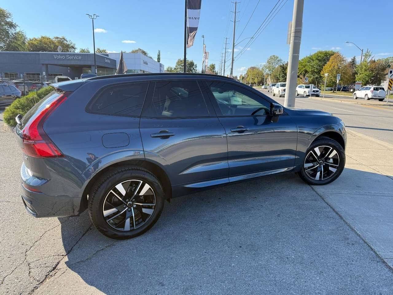 2026 Volvo XC60 Core Dark Theme-6