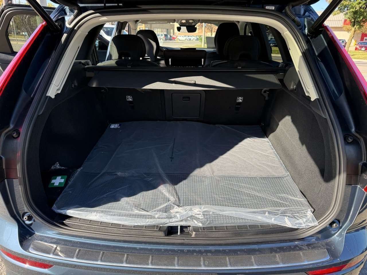 2026 Volvo XC60 Core Dark Theme-15