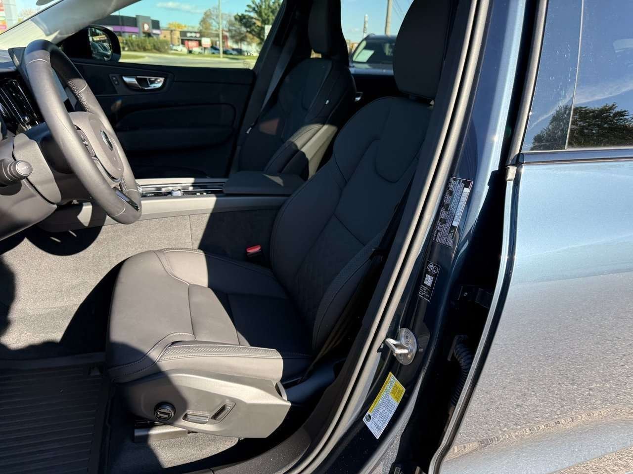 2026 Volvo XC60 Core Dark Theme-12