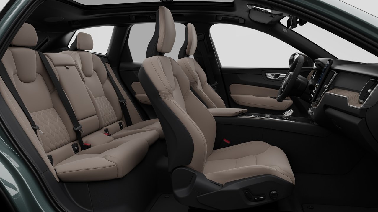 2027 Volvo XC60 Plus Dark Theme-12
