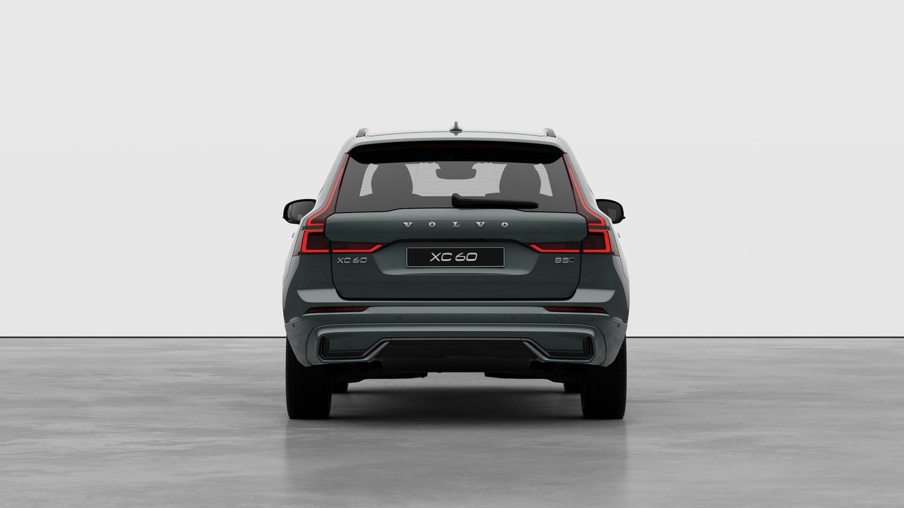 2027 Volvo XC60 Plus Dark Theme-5