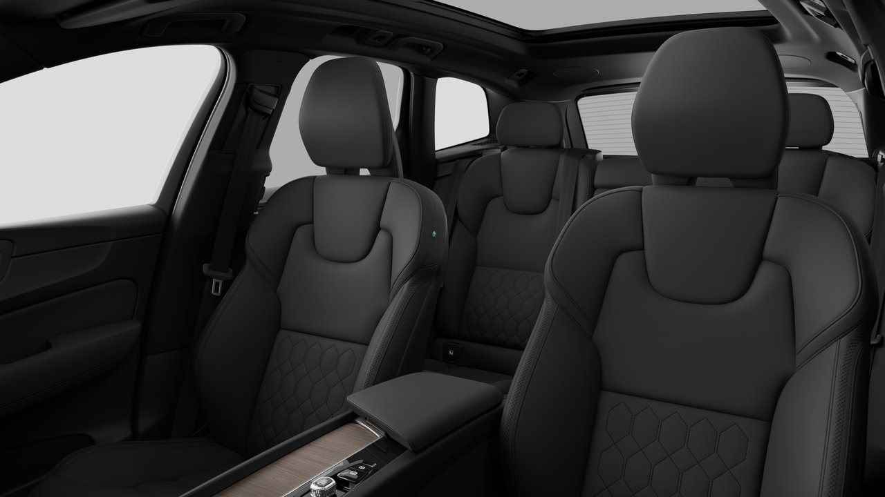2027 Volvo XC60 Plus Dark Theme-11