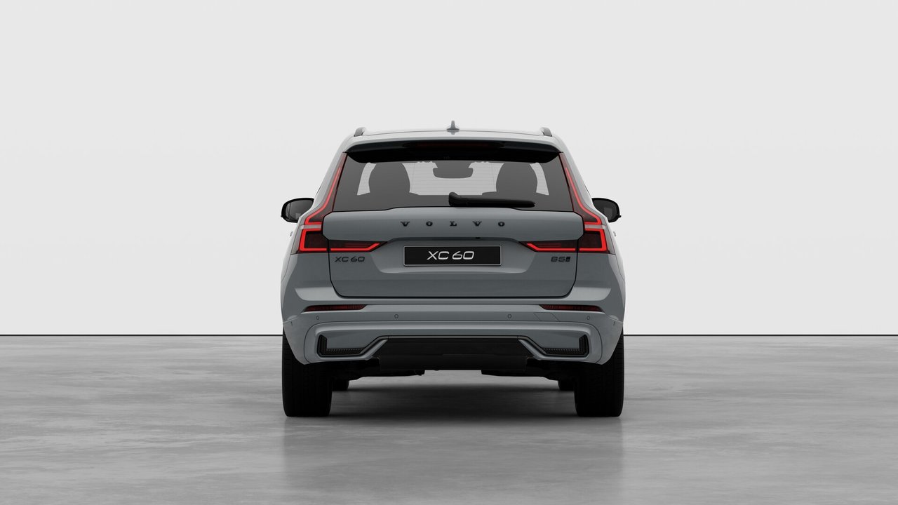 2027 Volvo XC60 Plus Black Edition-5