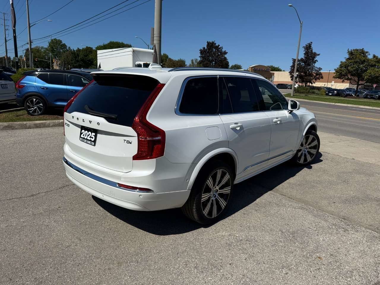 2025 Volvo XC90 Plug-In Hybrid Ultra Bright Theme-6