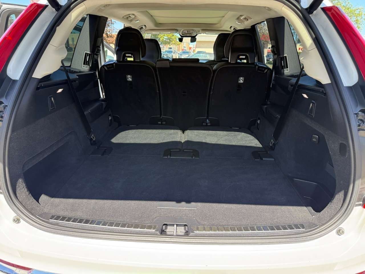 2025 Volvo XC90 Plug-In Hybrid Ultra Bright Theme-14